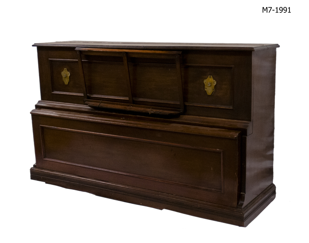 Cramer patent portable piano, Horniman Museum object no. M7-1991